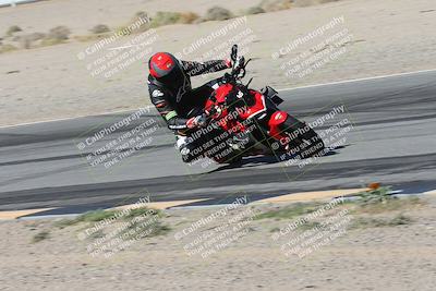 media/Oct-30-2025-Racers Edge (Thu) [[dabbdaf680]]/3-B Group/Session 3 (Turn 15 Inside)/